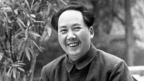Castigan a un funcionario chino por comparar a Mao Zedong con el diablo