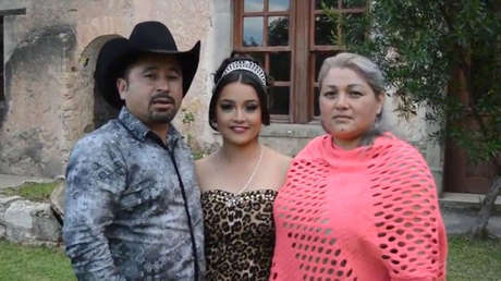 Un nuevo regalo a la protagonista de "Los XV de Rubí" causa controversia en las redes