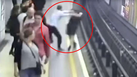 Video: Un hincha inglés empuja a un polaco a las vías del metro porque creía que era ruso