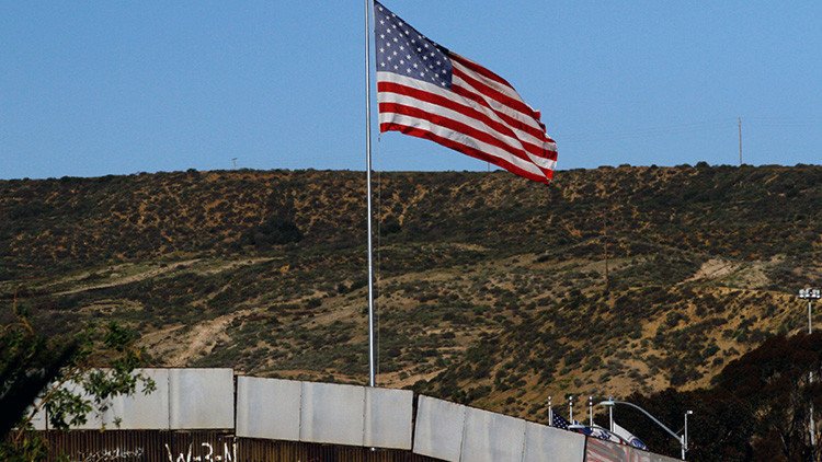 Secretario de Seguridad Nacional de EE.UU. espera terminar el muro con México en dos años