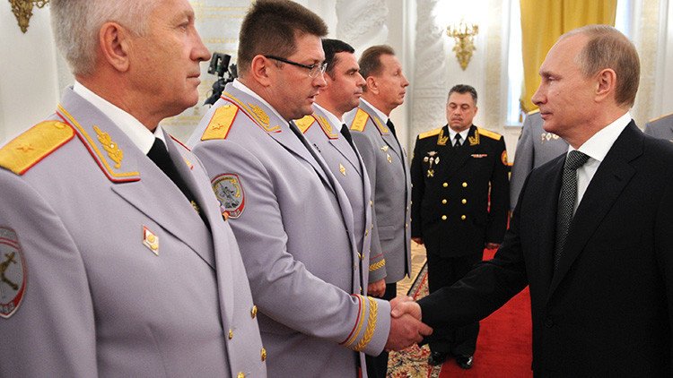 Putin suspende de servicio a 16 generales