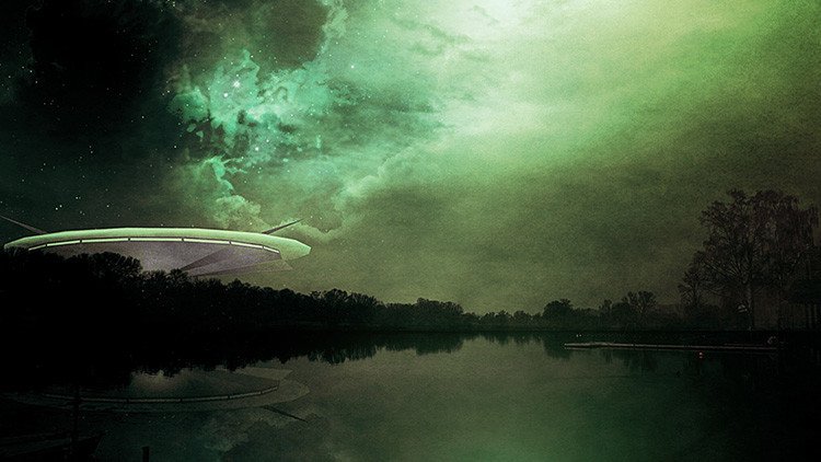 Conspiradores descubren un platillo volante cerca de la sede de la NASA (VIDEO)