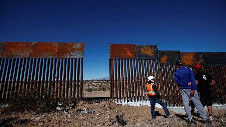 EE.UU. pone plazo a la finalización de la construcción del muro con México iniciada por Bill Clinton