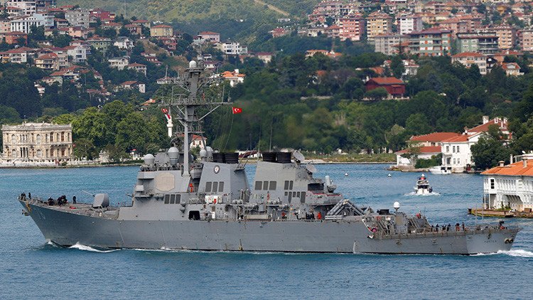 El destructor de EE.UU. que entró en el Mar Negro se dirige a un puerto de Rumanía