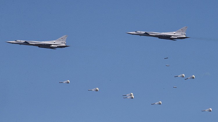 Aviones rusos bombardean los almacenes de municiones del Estado Islámico en Siria