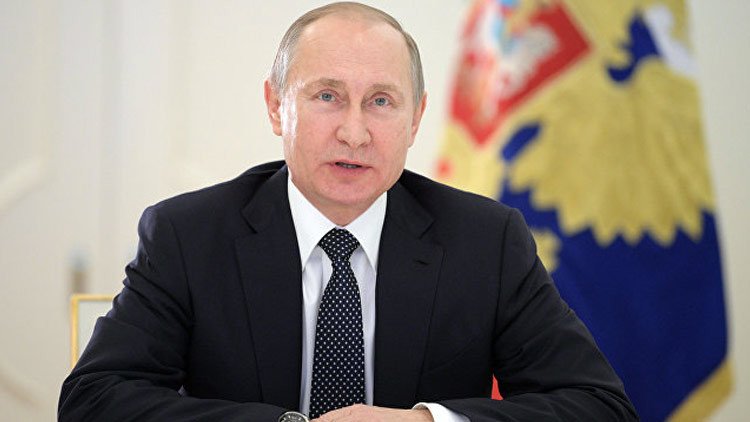 "Vale más llevarse bien con Rusia": Trump afirma que respeta a Putin