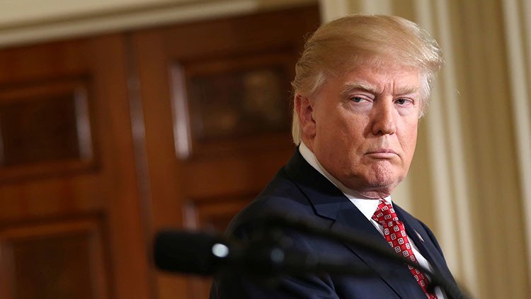 Trump considera adoptar un nuevo decreto migratorio tras la derrota en la corte