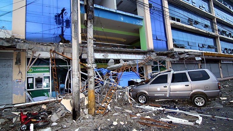 Filipinas: 8 muertos y más de 200 heridos tras un terremoto de magnitud 6,7