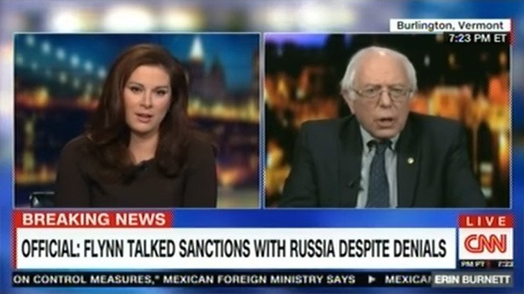 VIDEO: Sanders menciona las "noticias falsas" de la CNN y la entrevista sufre un "fallo técnico"