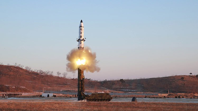 Corea del Norte difunde imágenes de las pruebas de su misil balístico (VIDEO)