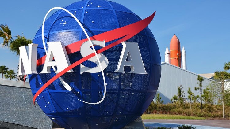 EE.UU. demora la entrada al país a un científico musulmán de la NASA de nacionalidad estadounidense