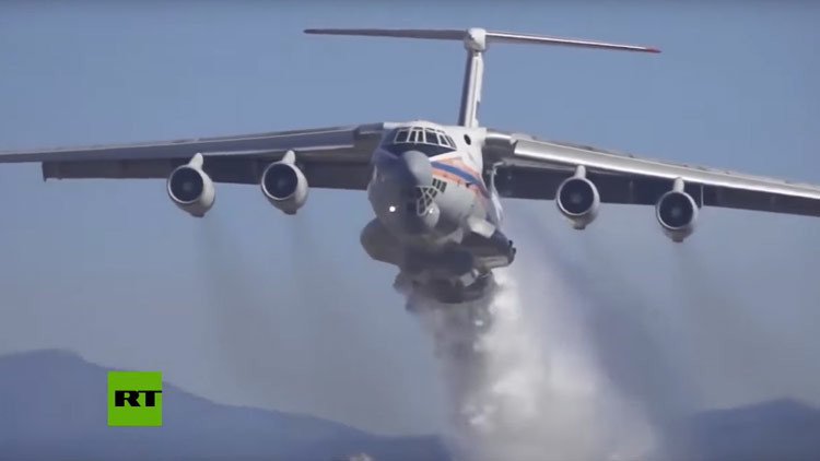 VIDEO: 'El Luchín' Il-76 ruso salva de las llamas a dos grandes ciudades en Chile