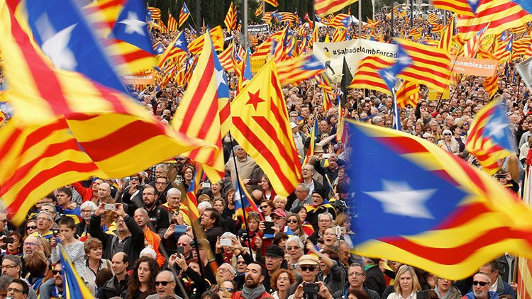 España: El Tribunal Constitucional corta las vías hacia el referéndum de independencia en Cataluña