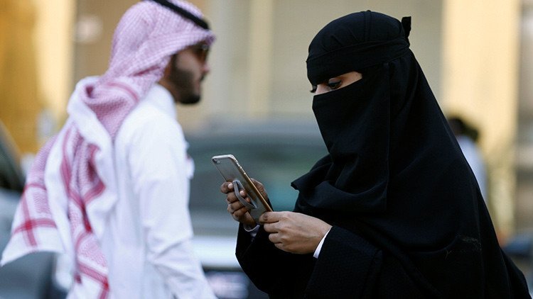 Impuestos, IVA, mujeres y moderación religiosa: ¿Qué futuro le espera Arabia Saudita?
