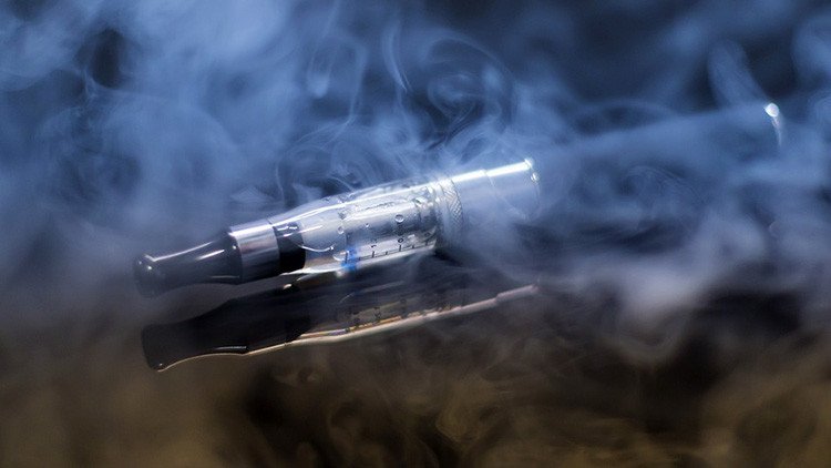 ¿Son de verdad los cigarrillos electrónicos menos dañinos para la salud?