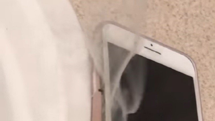 Un iPhone 7 Plus comienza a arder sin aparente motivo