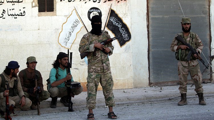Canibalismo yihadista: manual del Estado Islámico enseña a sus reclutas a comerse a sus enemigos