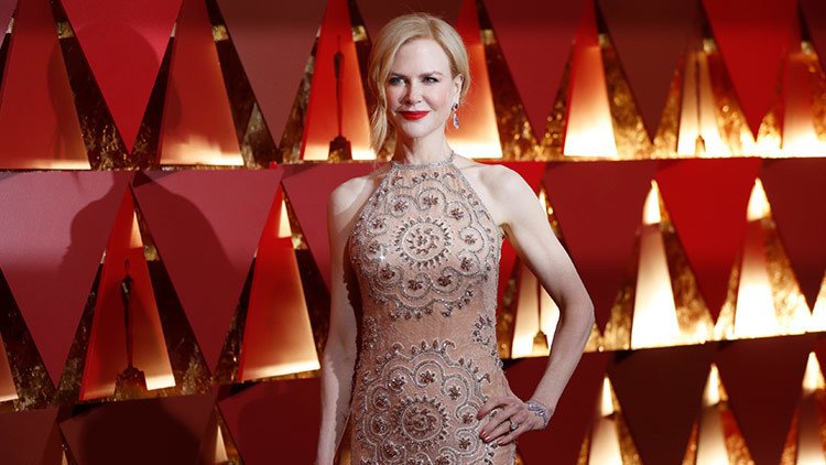 ¿Por qué Nicole Kidman aplaude de una manera tan extraña en los Oscar? (VIDEO)