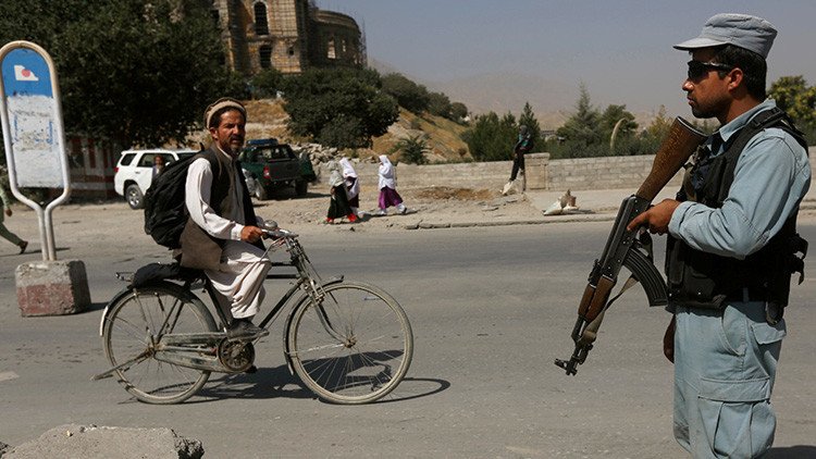Un policía afgano mata a 11 compañeros