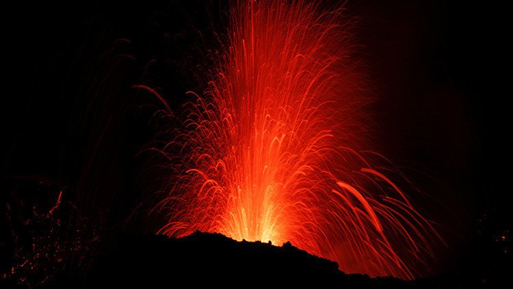 El volcán Etna entra en erupción (VIDEO)