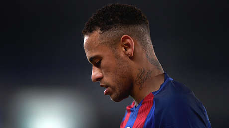 Neymar se burla de su novia en la Red (VIDEO)