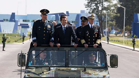 Peña Nieto inaugura una base aérea militar en Jalisco