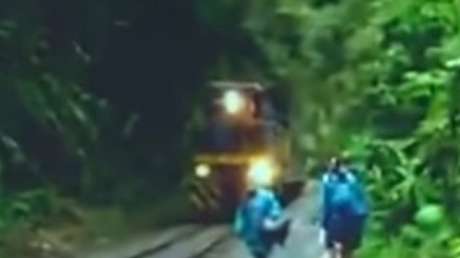 Una joven chilena casi muere arrollada por un tren camino a Machu Picchu