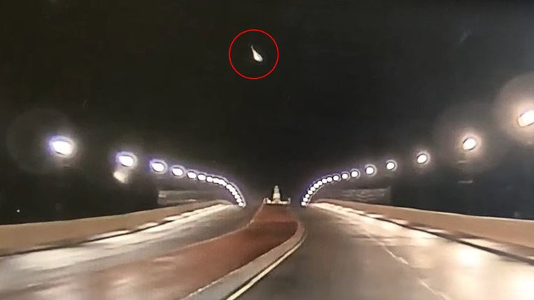 VIDEO: La cámara de un coche patrulla capta la caída de un meteorito en EE.UU.