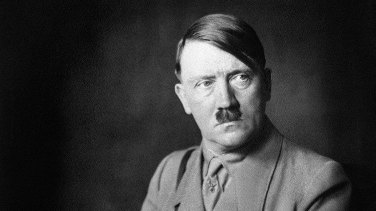 Salen a la luz imágenes nunca vistas de Hitler en un álbum de su amante