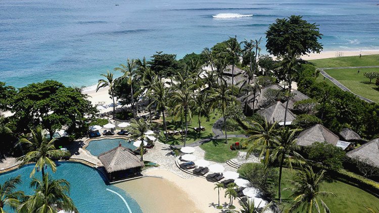 El rey de Arabia Saudita reserva 5 hoteles de lujo en Bali para alojar a su séquito