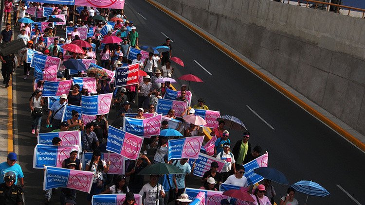 'Con mis hijos no te metas': protestas masivas en Perú contra la ideología de género en las escuelas