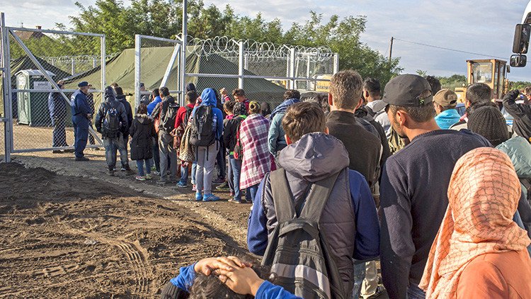 El Parlamento húngaro aprueba detener a todos los solicitantes de asilo del país
