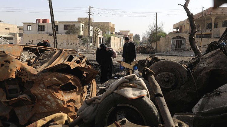 "Bombardean al azar": Civiles bajo los escombros tras ataques de la coalición en Mosul (VIDEO +18)