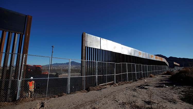 "Felicidades Sr. Trump, aquí está el presupuesto": la empresa española que quiere construir el muro
