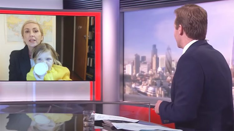Video: ¿Qué pasaría si el experto de la BBC interrumpido en vivo por sus pequeños fuera una mujer?