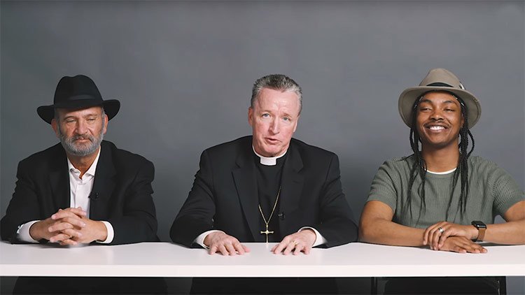Un rabino, un sacerdote y un ateo homosexual fuman marihuana juntos y esto es lo que ocurre (VIDEO)