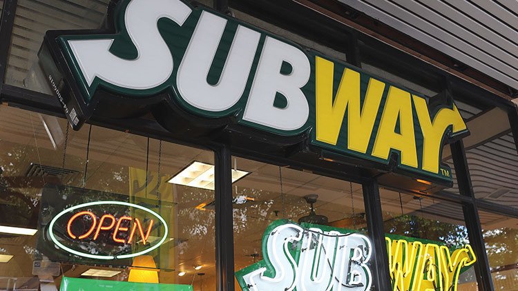 Subway demandará a la televisión que les acusó de vender pollo artificial