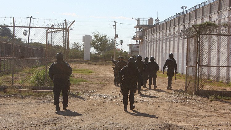 Desaparece jefe de custodios del penal mexicano del que se fugó 'El Negro'