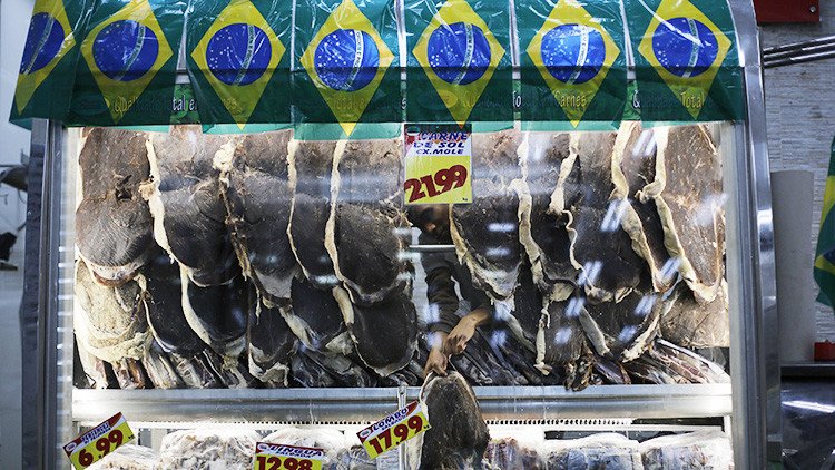 China suspende la importación de carne de Brasil