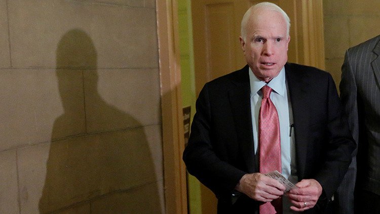 John McCain tacha a Kim Jong-un de "niño loco y gordo"