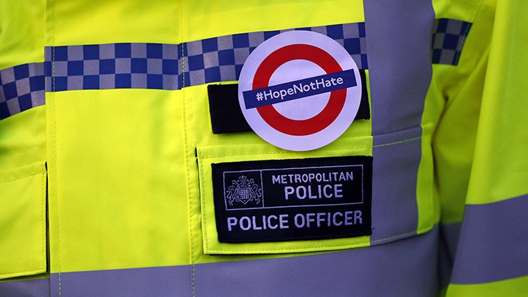La historia de la foto de una musulmana junto a una víctima del atentado de Londres