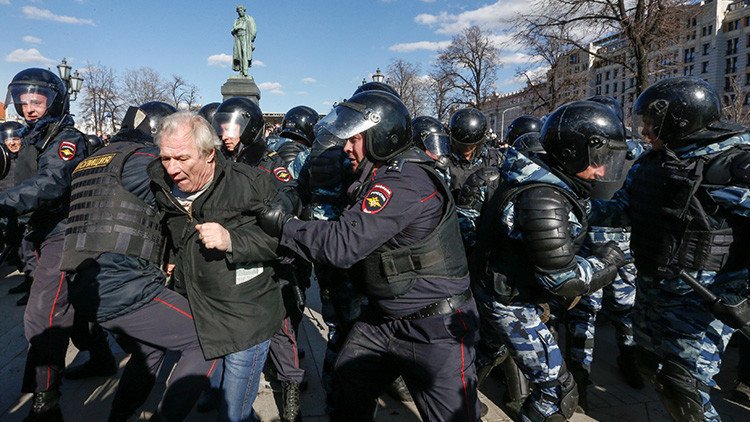 Moscú: "La reacción de Occidente a los arrestos en las protestas rusas señala su doble moral"