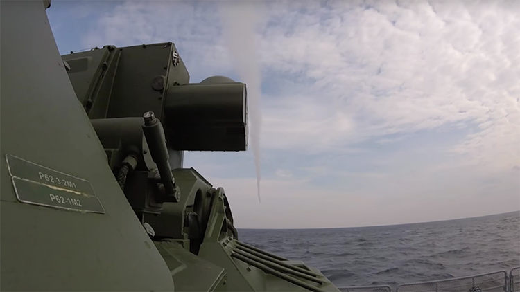 VIDEO: Así dispara el temible Tor-M2KM desde la cubierta de una fragata 