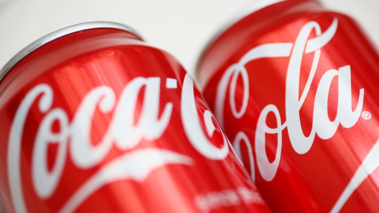 Coca-Cola llama a la Policía tras encontrar desechos humanos en latas