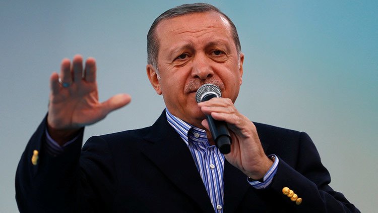 Califican a Erdogan de "padrino de terrorismo" que sigue una "política exterior del Tercer Reich"