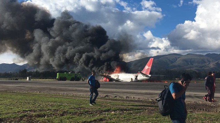 Impactantes videos muestran el horror vivido tras el accidente del Boeing-737 de Peruvian Airlines