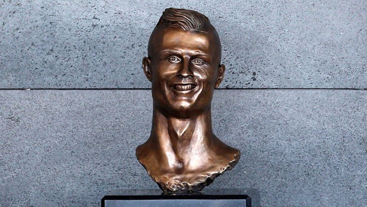 "Incluso Jesús no agradaba a todos": El polémico busto de Ronaldo lo hizo un exlimpiador en 15 días