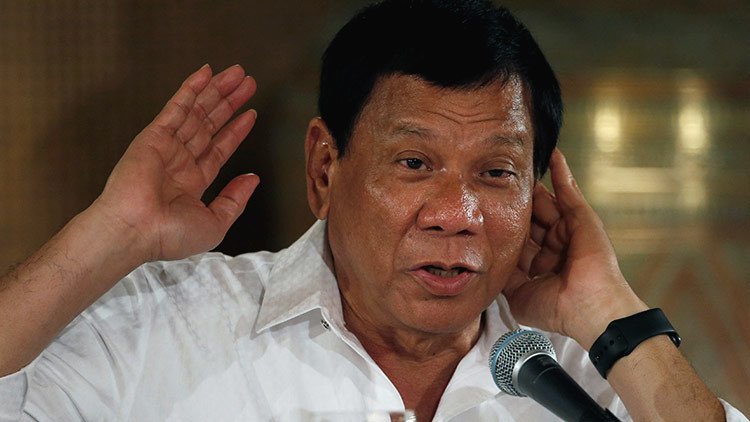 "Periodistas hijos de puta": Duterte arremete contra los medios y la Iglesia católica