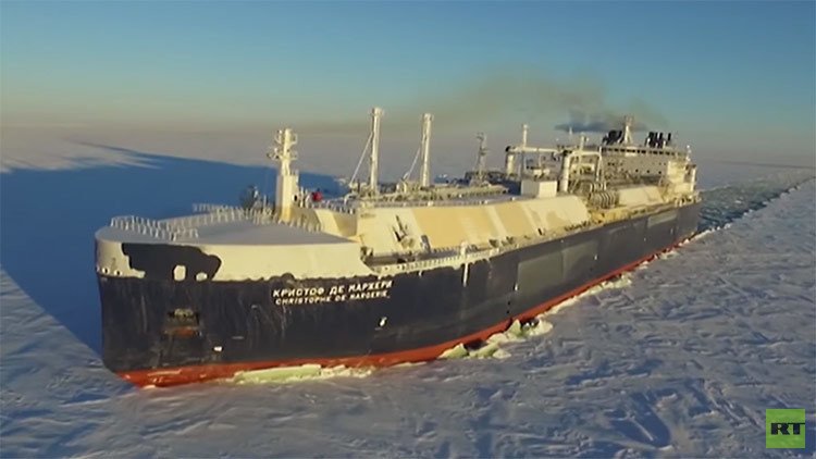 VIDEO: Así luce en el Ártico el primer rompehielos gasero del mundo