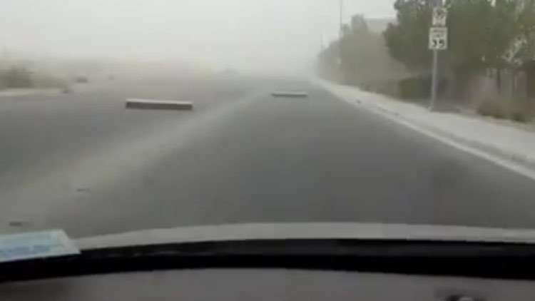Árboles arrancados y vuelos cancelados: Una fuerte tormenta azota Las Vegas (VIDEOS)